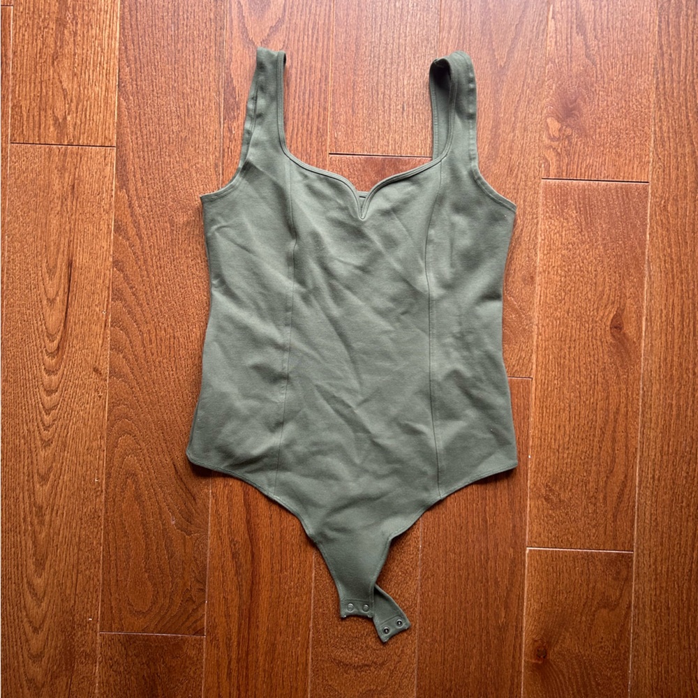 Nwot Abercrombie green bodysuit